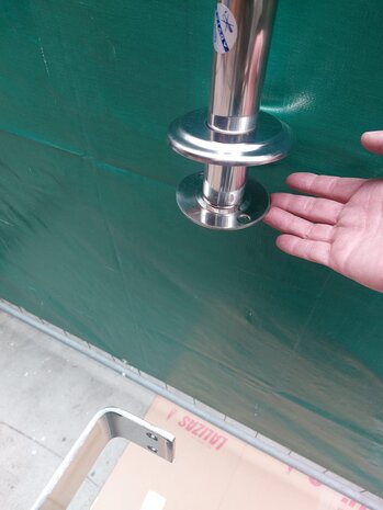 Zwemtrap met 4 treden  met flensbevestiging